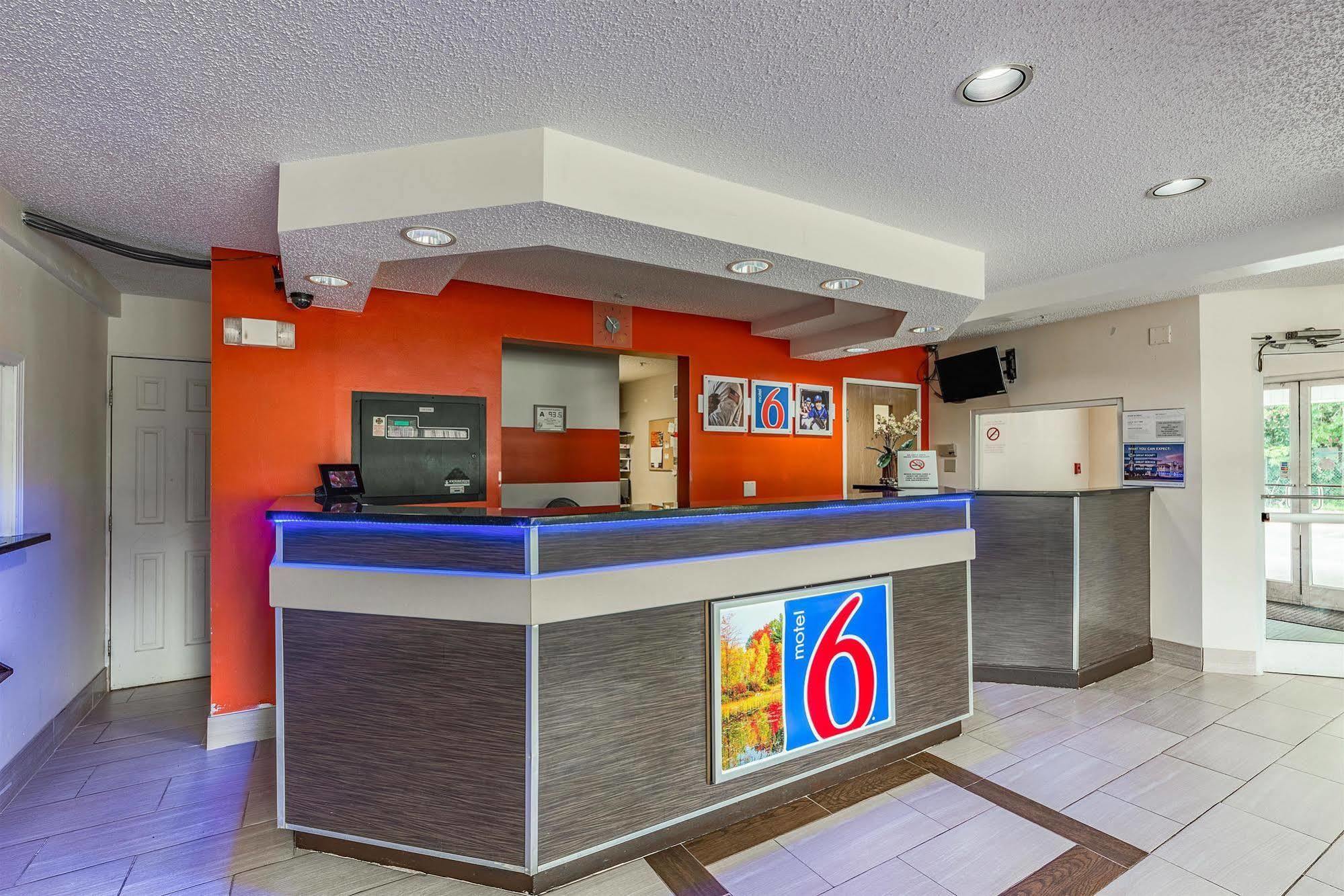 Motel 6-Charlotte, Nc - University Exteriör bild