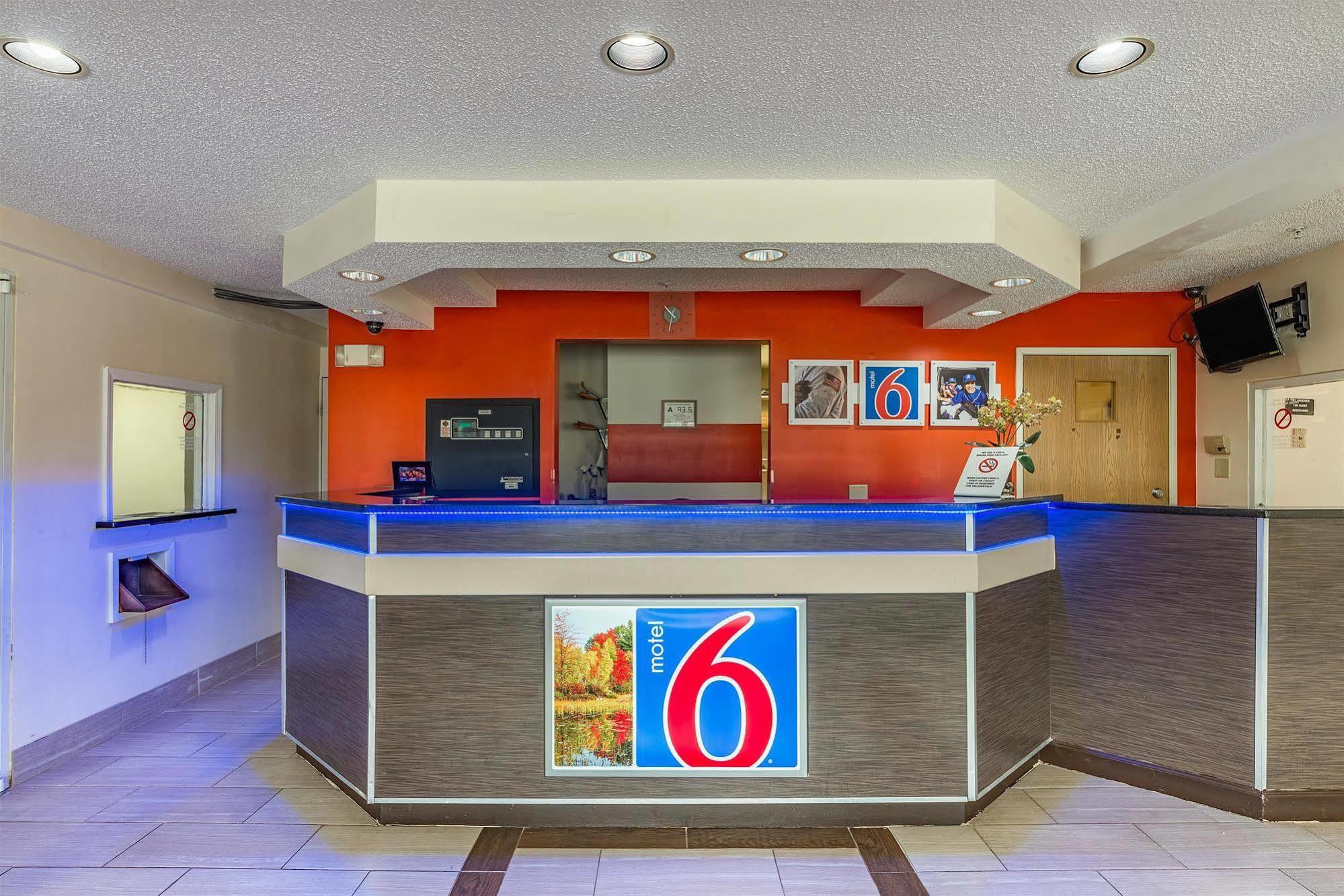 Motel 6-Charlotte, Nc - University Exteriör bild
