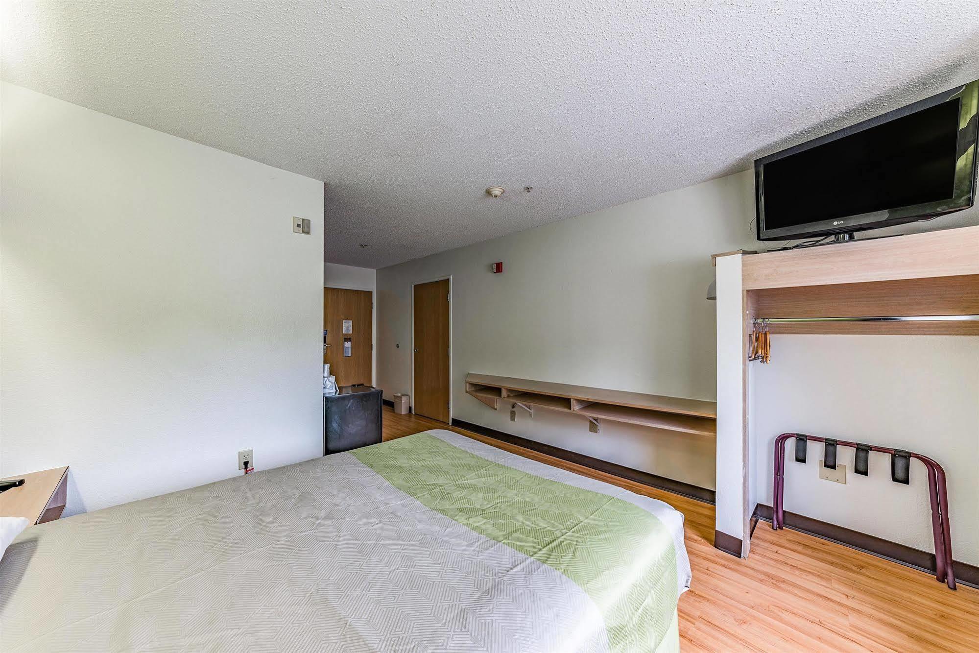 Motel 6-Charlotte, Nc - University Exteriör bild
