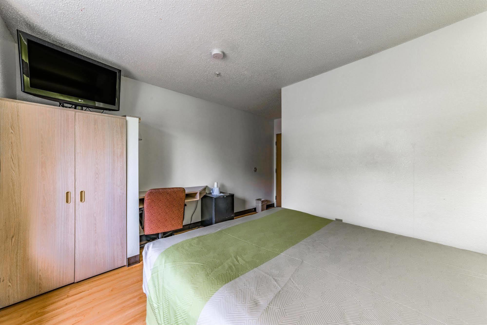 Motel 6-Charlotte, Nc - University Exteriör bild